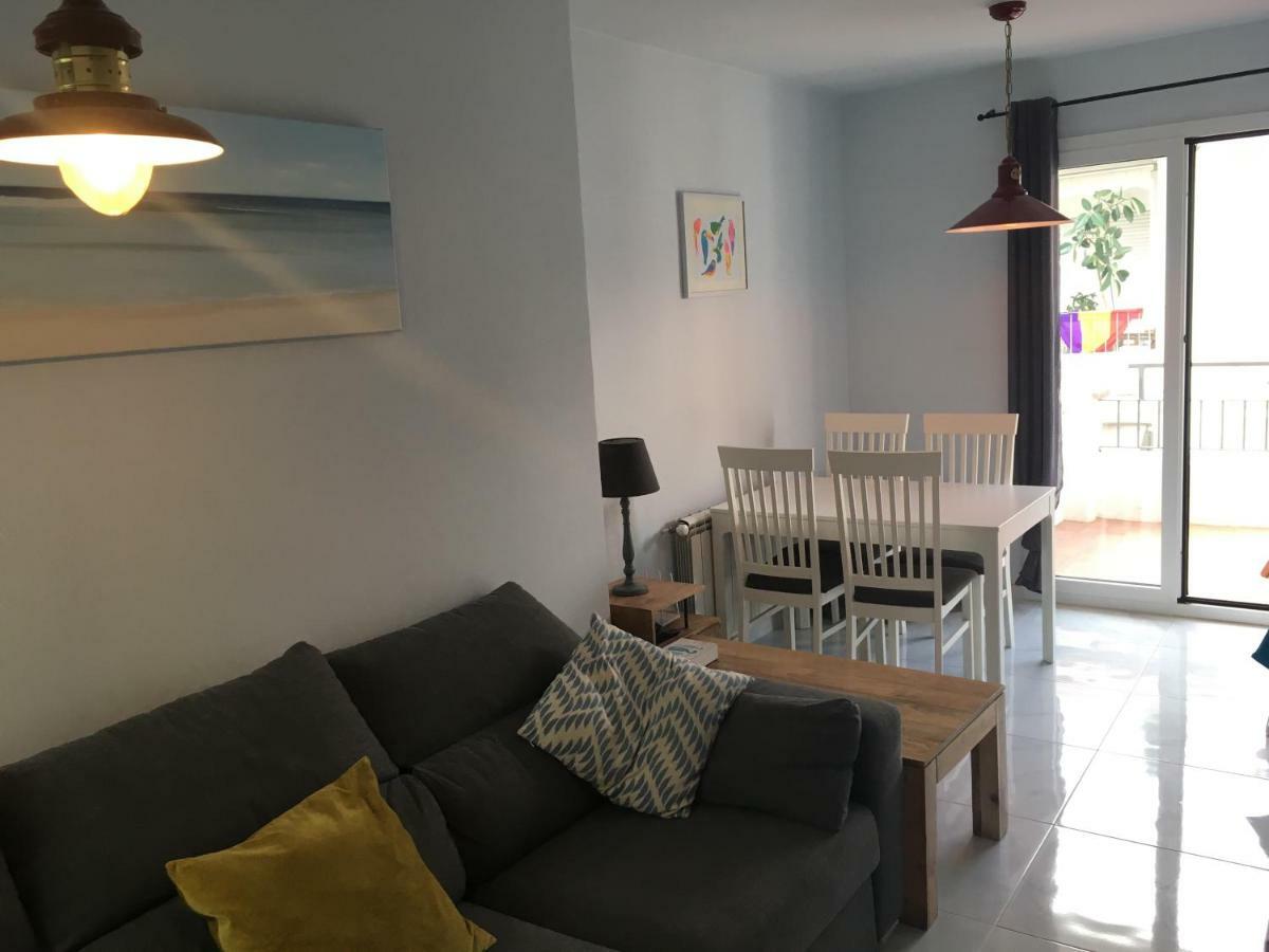 2 Bedroom Apartment In The Old Town, Close To The Beach L' Escala Kültér fotó