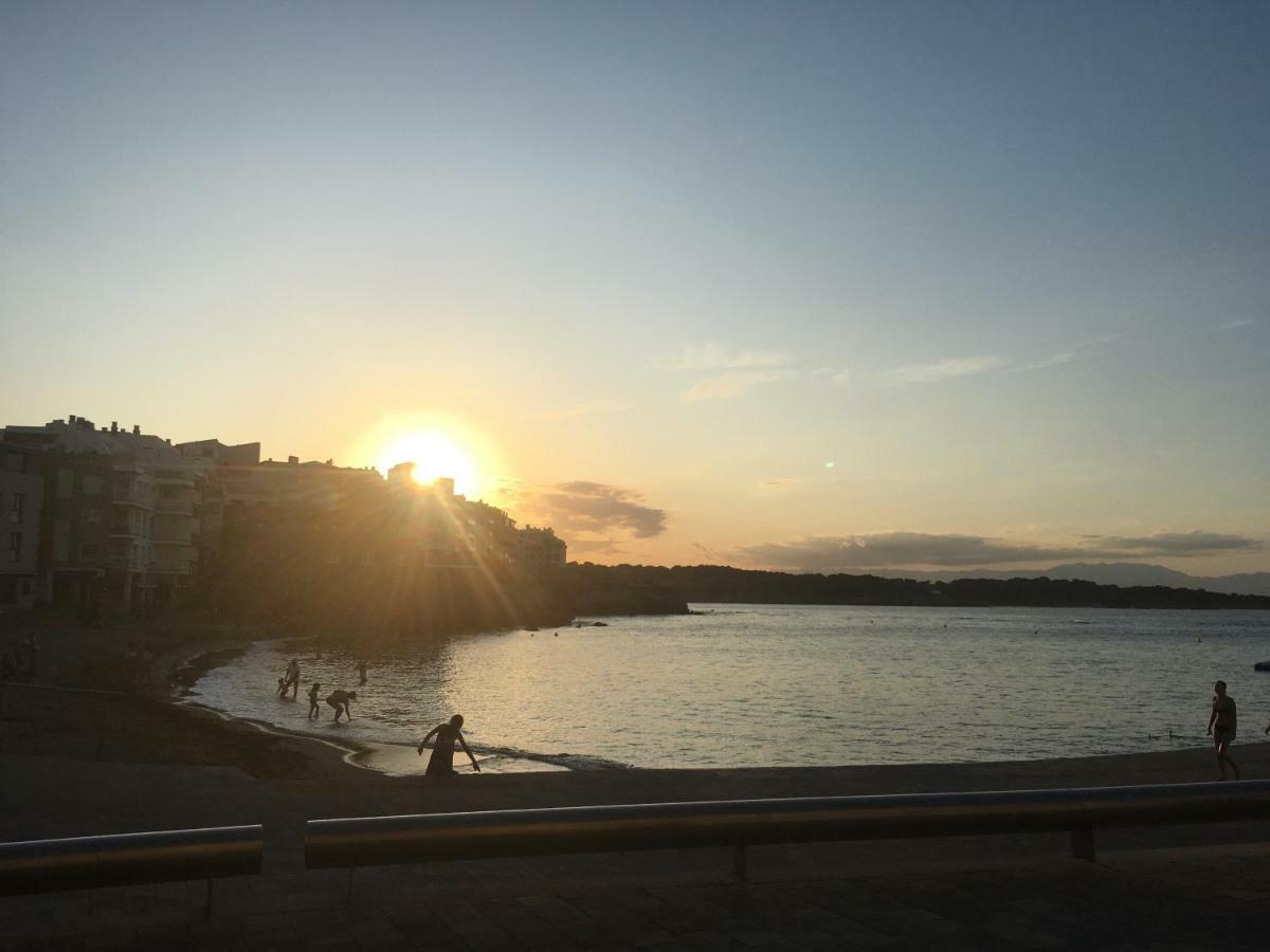 2 Bedroom Apartment In The Old Town, Close To The Beach L' Escala Kültér fotó